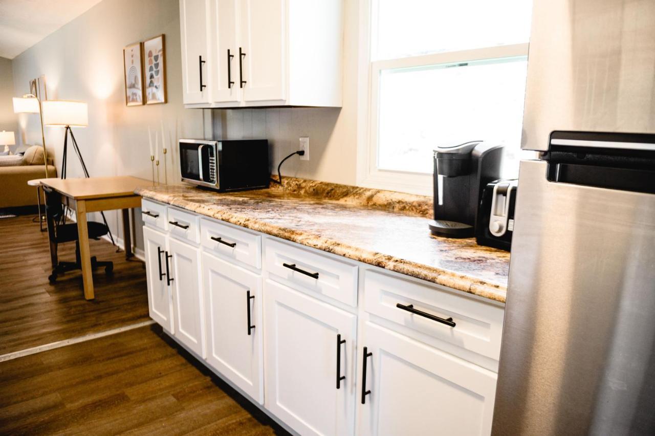 Urban Cottage: Homey & Convenient Huntington Bagian luar foto