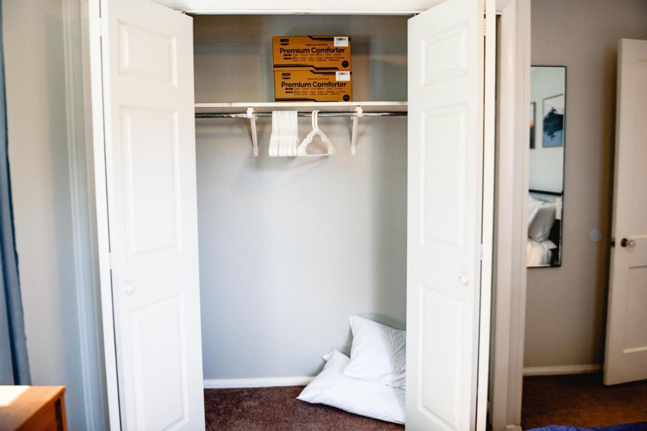 Urban Cottage: Homey & Convenient Huntington Bagian luar foto